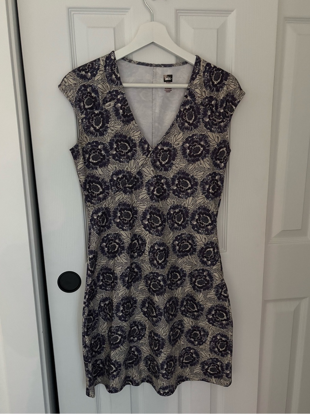 REI Purple and Cream Floral V-Neck Mini Dress